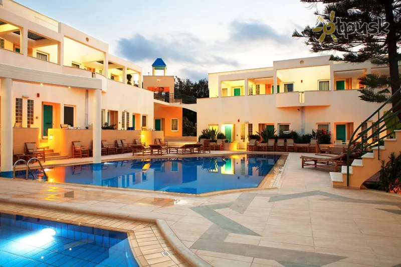 Фото отеля Forum Suites 3* о. Крит – Ханья Греція екстер'єр та басейни