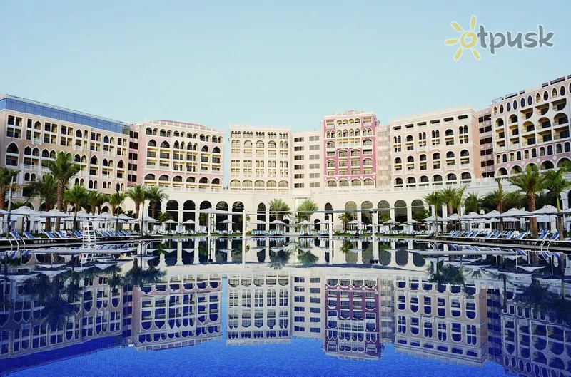 Фото отеля The Ritz-Carlton Grand Canal Abu Dhabi 5* Абу Даби ОАЭ экстерьер и бассейны