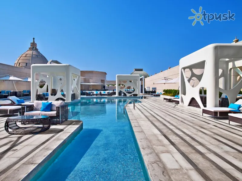 Фото отеля V Hotel Dubai Curio Collection by Hilton 5* Дубай ОАЕ екстер'єр та басейни