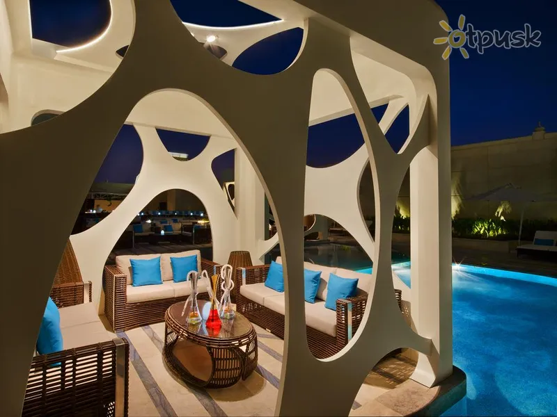 Фото отеля V Hotel Dubai Curio Collection by Hilton 5* Дубай ОАЭ экстерьер и бассейны