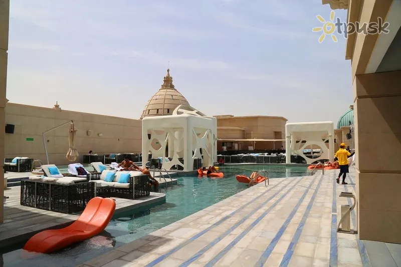 Фото отеля V Hotel Dubai Curio Collection by Hilton 5* Дубай ОАЕ екстер'єр та басейни