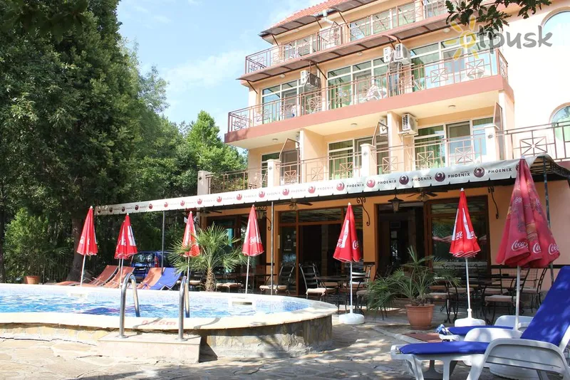 Фото отеля Phoenix Hotel 2* Primorsko Bulgārija ārpuse un baseini