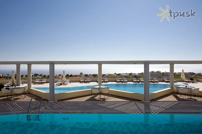 Фото отеля The Majestic Hotel 5* о. Санторіні Греція екстер'єр та басейни