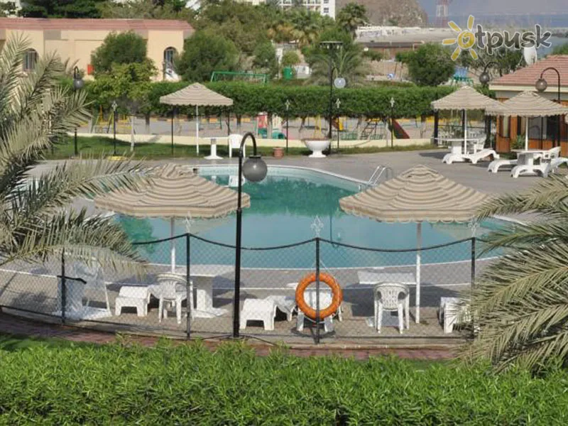Фото отеля Holiday Beach Resort 3* Фуджейра ОАЕ екстер'єр та басейни