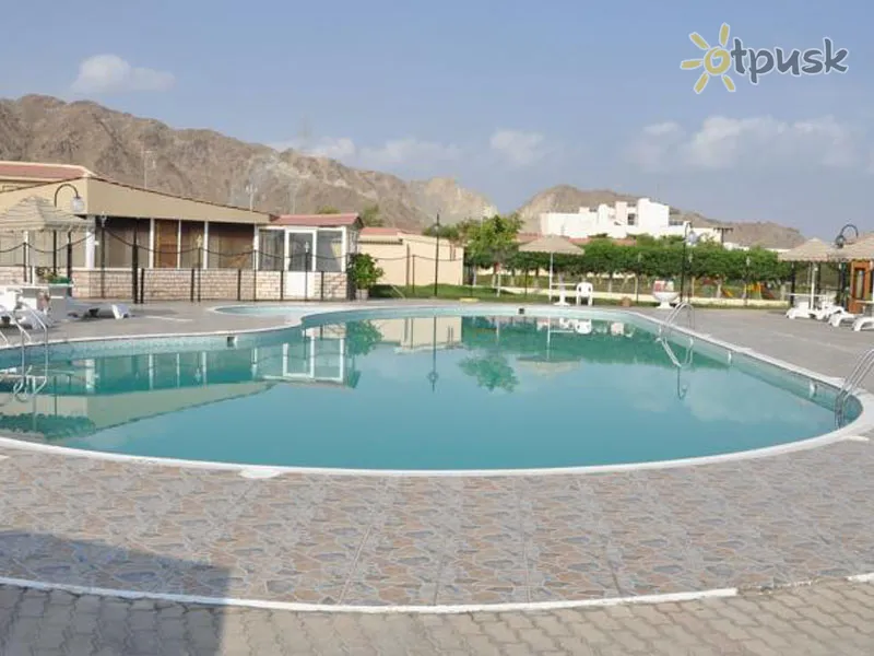 Фото отеля Holiday Beach Resort 3* Fujairah JAE išorė ir baseinai