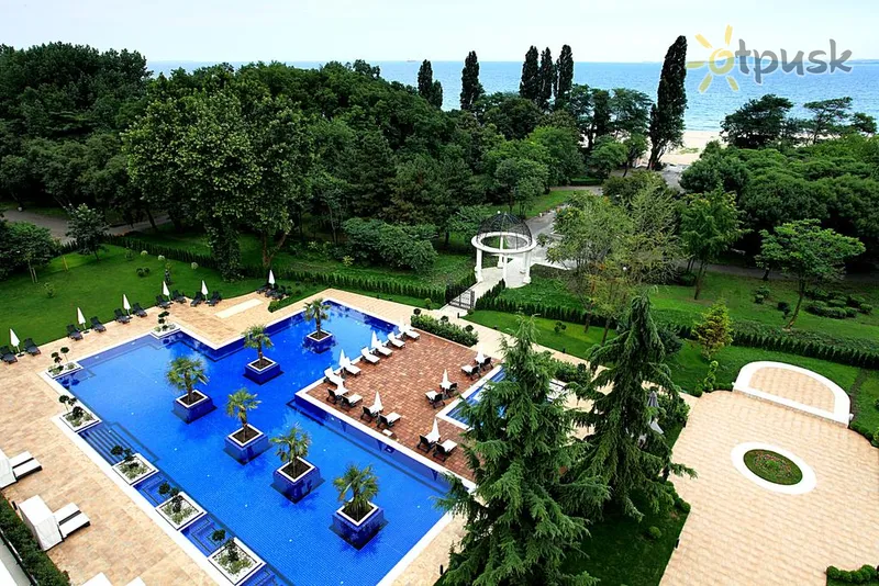 Фото отеля Primoretz Grand Hotel & Spa 5* Burgasas Bulgarija išorė ir baseinai
