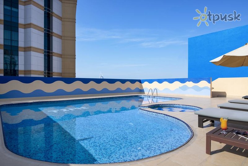 Фото отеля Time Topaz Hotel Apartments 3* Дубай ОАЭ экстерьер и бассейны