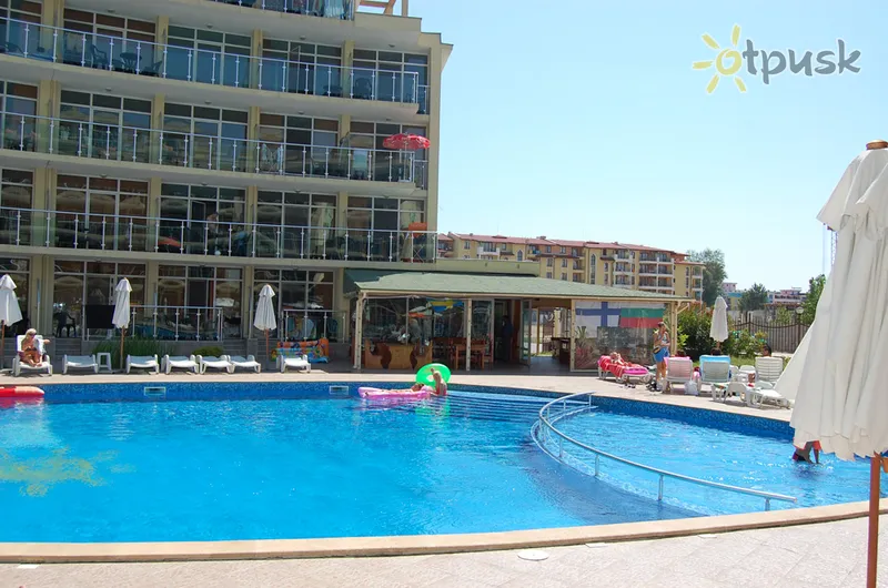 Фото отеля Julia Family Apartments 3* Saulainā pludmale Bulgārija ārpuse un baseini