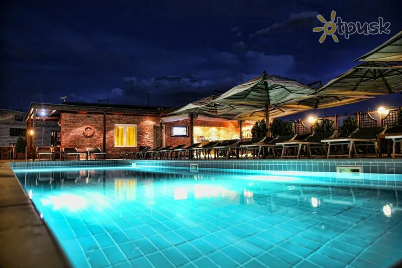 Фото отеля Grand Hotel Yerevan 5* Єреван Вірменія екстер'єр та басейни