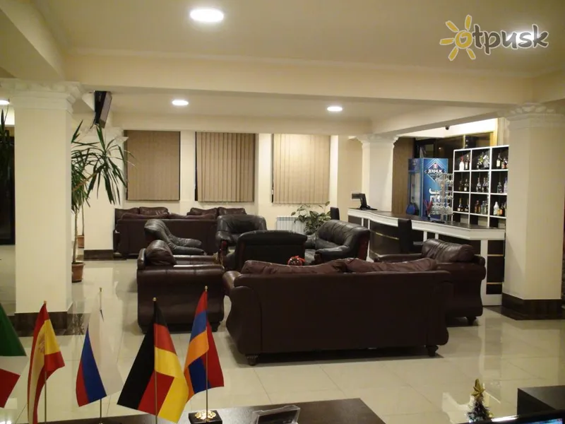 Фото отеля Comfort Hotel 3* Erevāna Armēnija vestibils un interjers