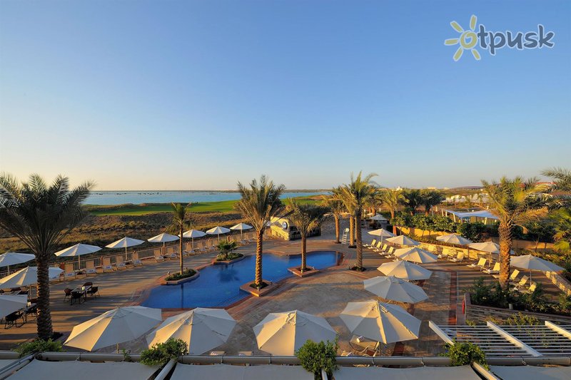Фото отеля Park Inn by Radisson Abu Dhabi Yas Island 3* Абу Даби ОАЭ экстерьер и бассейны