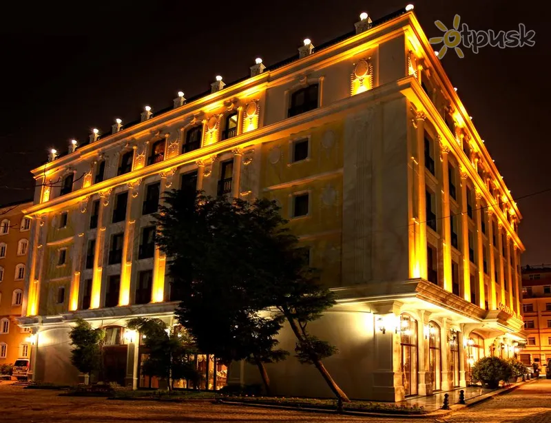 Фото отеля Deluxe Golden Horn Sultanahmet Hotel 4* Стамбул Турция экстерьер и бассейны