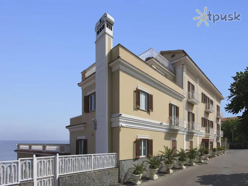Фото отеля Corallo Hotel 4* Сорренто Италия экстерьер и бассейны