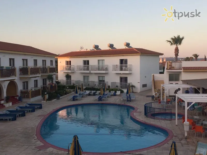Фото отеля Cosmelenia Hotel Apartments 3* Aija Napa Kipra ārpuse un baseini