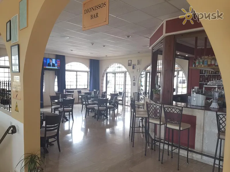 Фото отеля Cosmelenia Hotel Apartments 3* Айя Напа Кипр бары и рестораны