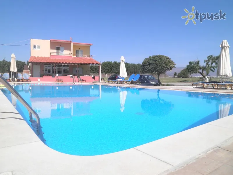 Фото отеля Haridimos Apartments 2* о. Крит – Ханья Греція екстер'єр та басейни