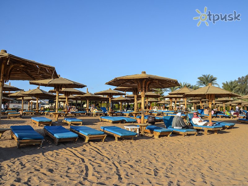 Фото отеля Naama Bay Promenade Mountain Resort 5* Шарм эль Шейх Египет пляж