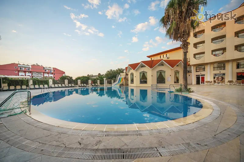 Фото отеля Larissa Inn Hotel 4* Кемер Туреччина екстер'єр та басейни