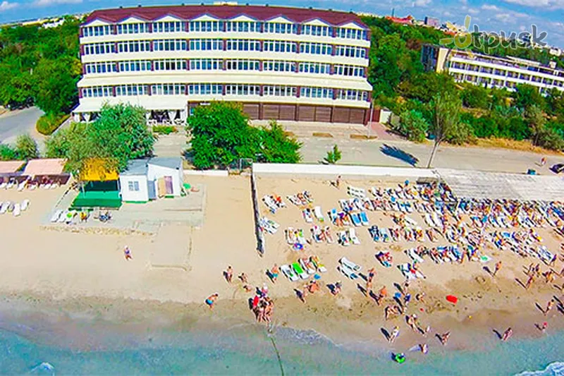 Фото отеля Европа Апартаменты 3* Evpatorija Krymas išorė ir baseinai