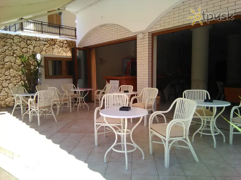 Фото отеля Arkadi Apartments 1* о. Крит – Іракліон Греція бари та ресторани