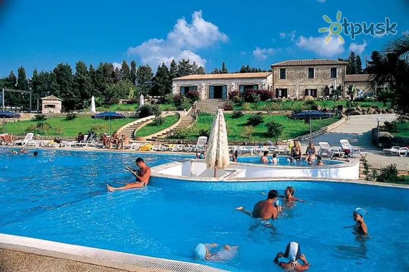 Фото отеля Futura Style Dolomiti Sul Mare 4* Калабрія Італія екстер'єр та басейни
