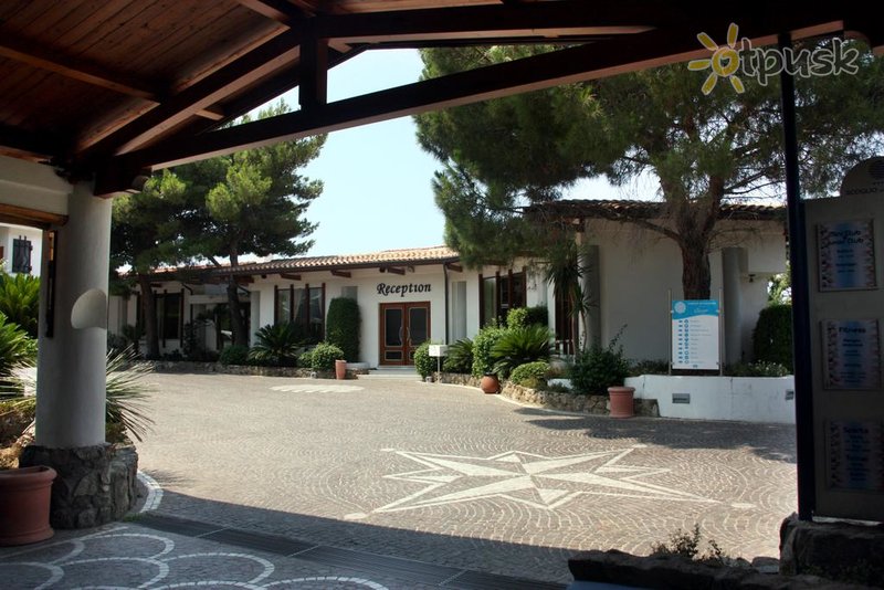 Фото отеля Scoglio Della Galea Village & Spa 4* Калабрия Италия экстерьер и бассейны