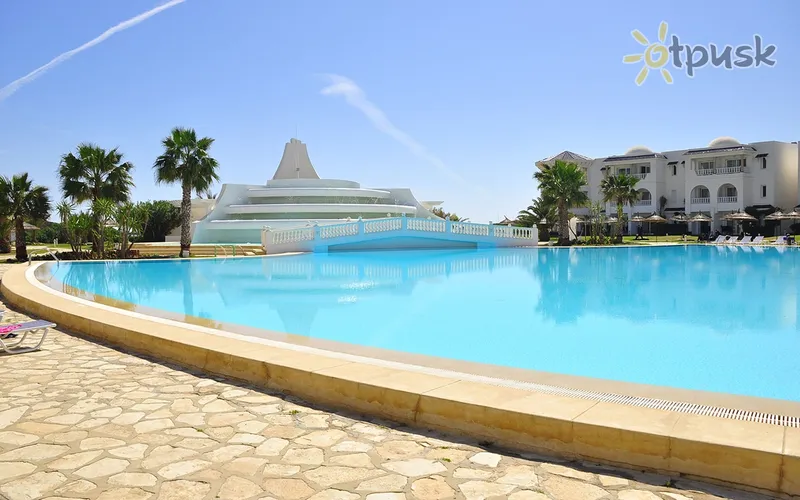 Фото отеля Golden Tulip Taj Sultan 5* Hamametas Tunisas išorė ir baseinai