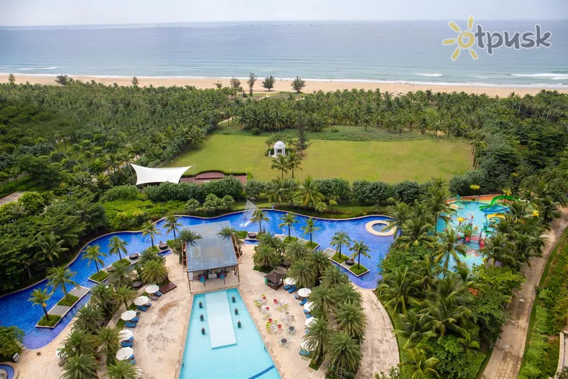 Фото отеля Aloha Oceanfront Suite Resort 5* о. Хайнань Китай экстерьер и бассейны