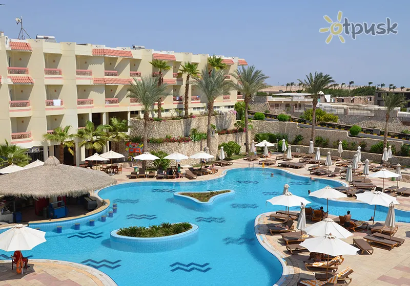 Фото отеля DoubleTree by Hilton Sharks Bay Resort 4* Шарм эль Шейх Египет экстерьер и бассейны