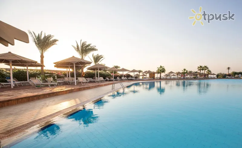 Фото отеля Pyramisa Beach Resort Sharm El Sheikh 5* Šarm el Šeichas Egiptas išorė ir baseinai