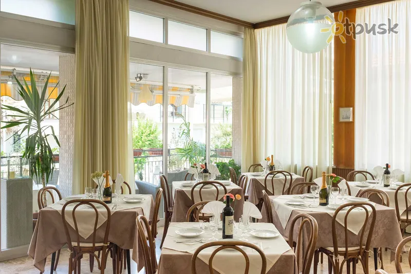Фото отеля Kariba Hotel 2* Римини Италия бары и рестораны