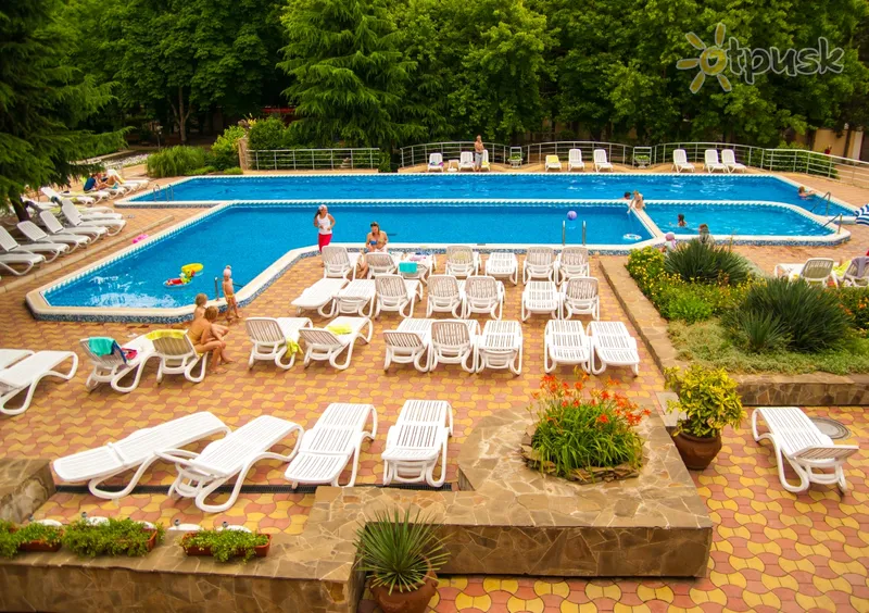Фото отеля Golden Family Resort 3* Alušta Krima ārpuse un baseini