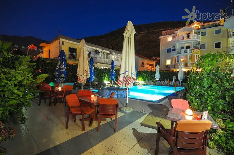 Фото отеля Aquamarin Hotel 3* Будва Чорногорія екстер'єр та басейни