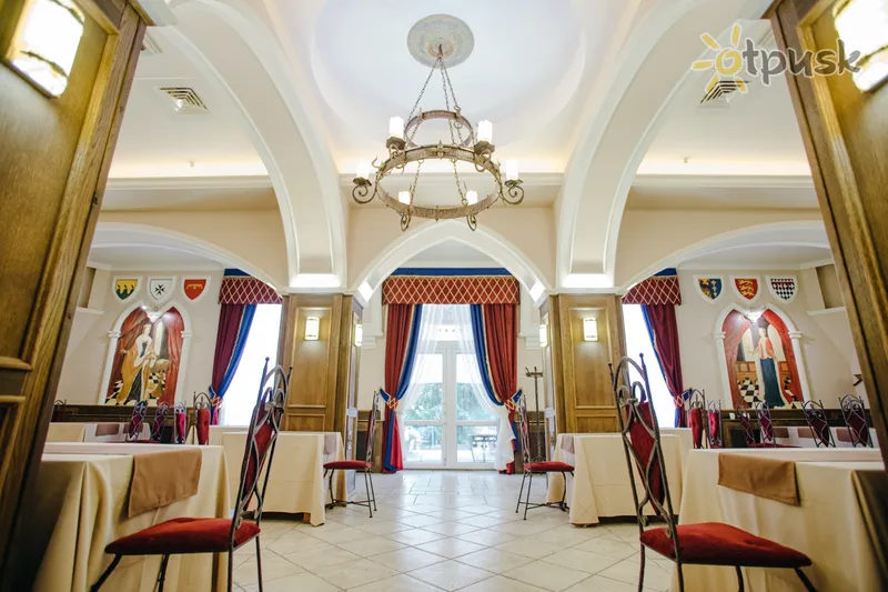 Фото отеля Камелот 3* Ужгород Украина - Карпаты бары и рестораны