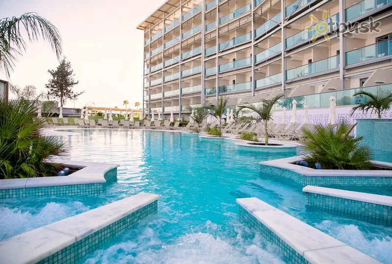 Фото отеля Asterias Beach Hotel 4* Ayia Napa Kipras išorė ir baseinai