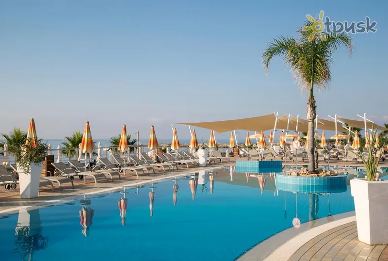 Фото отеля Asterias Beach Hotel 4* Айя Напа Кіпр екстер'єр та басейни