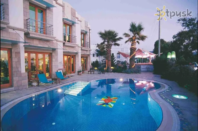 Фото отеля Maira Beach Hotel 2* Бодрум Туреччина екстер'єр та басейни
