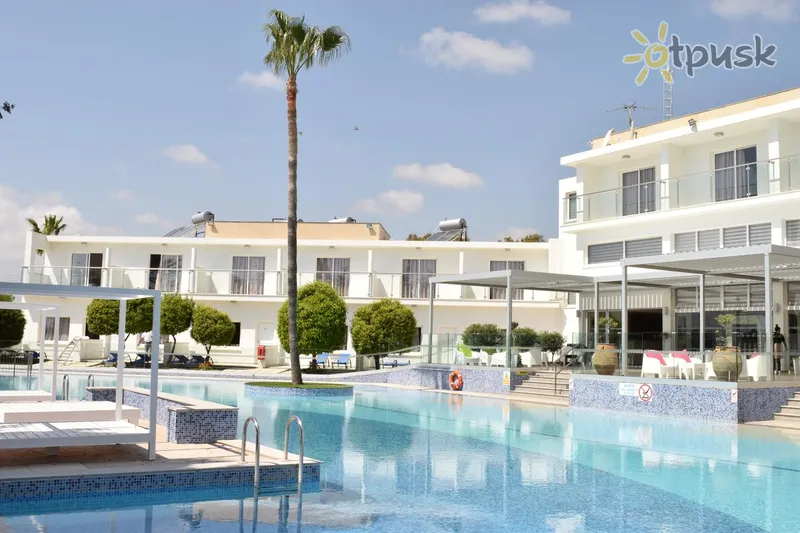 Фото отеля Fedrania Gardens Hotel 2* Ayia Napa Kipras išorė ir baseinai