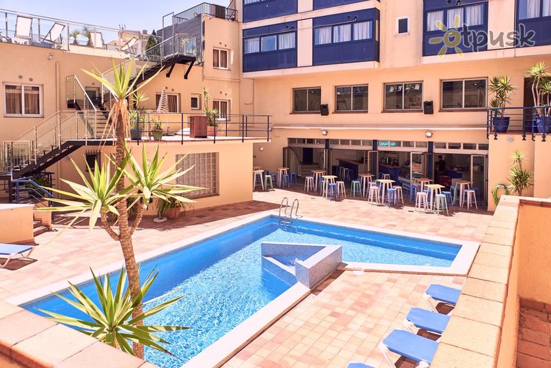 Фото отеля Checkin Caribe Youth Hotel 3* Коста Брава Испания экстерьер и бассейны