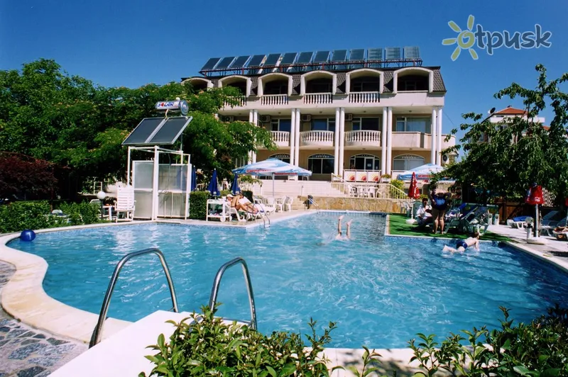 Фото отеля Aurora Villa 3* Svētais Konstantīns un Jeļena Bulgārija ārpuse un baseini