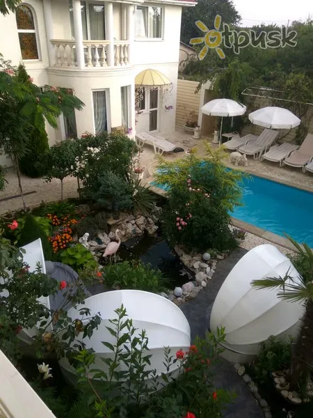 Фото отеля Farneliya Club Hotel 2* Чорноморськ Україна екстер'єр та басейни