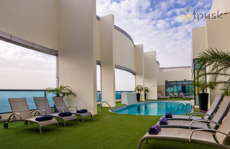 Фото отеля First Central Hotel Suites 4* Дубай ОАЭ экстерьер и бассейны