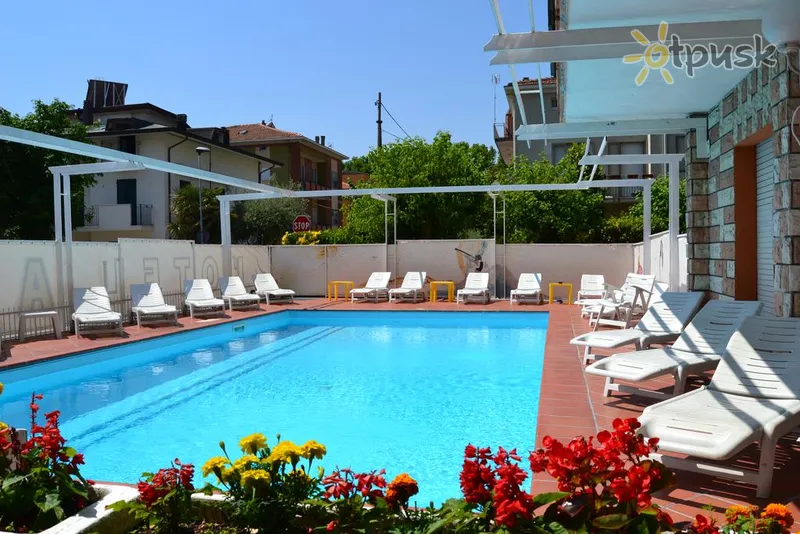 Фото отеля Apis Hotel 3* Riminis Italija išorė ir baseinai