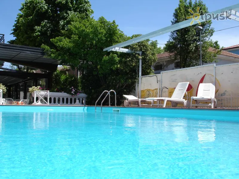 Фото отеля Apis Hotel 3* Ріміні Італія екстер'єр та басейни