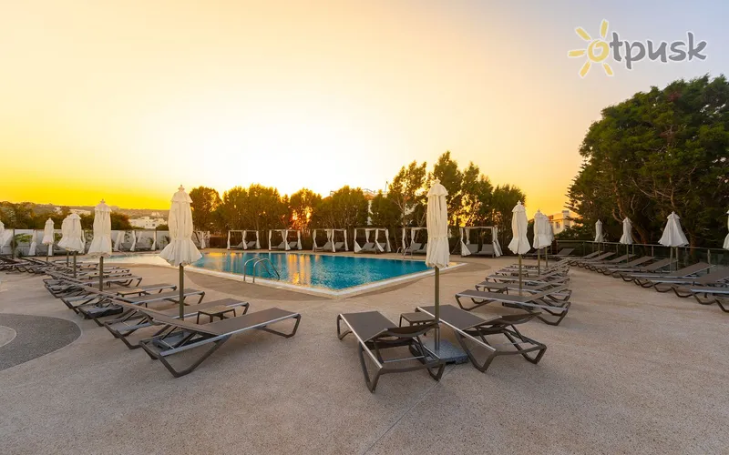 Фото отеля Leonardo Crystal Cove Hotel & Spa by the Sea 4* Протарас Кіпр екстер'єр та басейни