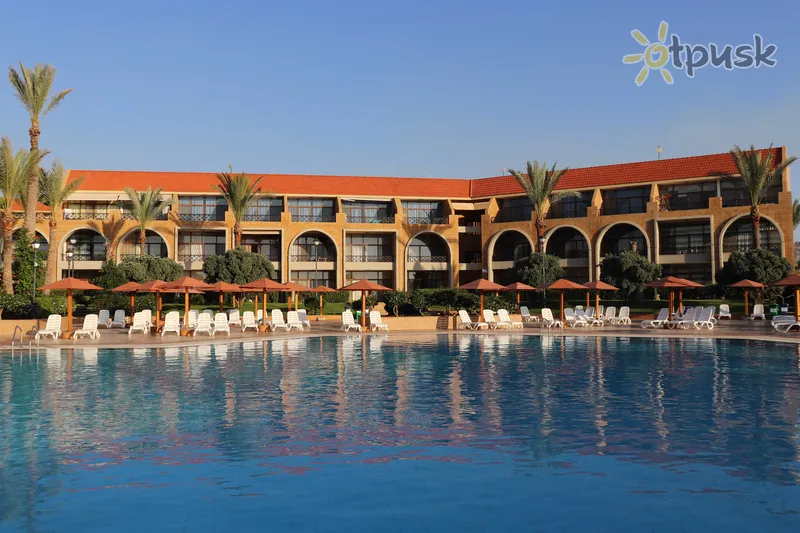 Фото отеля Jiyeh Marina Resort Hotel & Chalets 5* Beirūta Libāna ārpuse un baseini