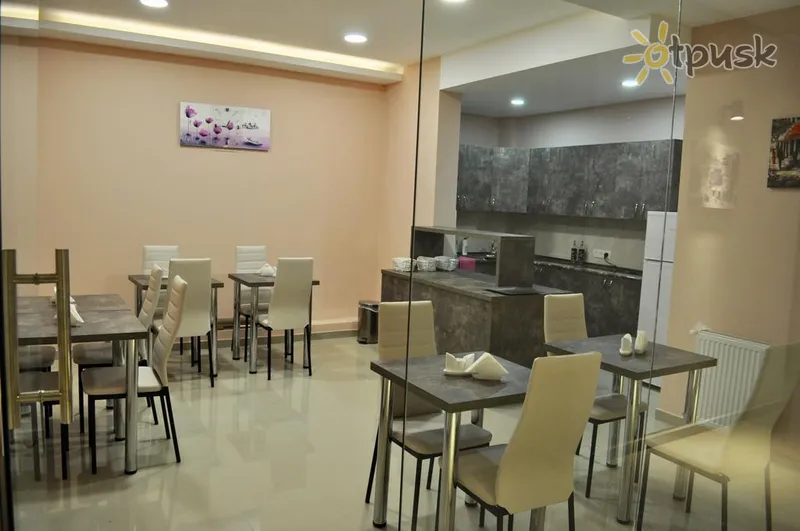 Фото отеля Tiflis Avlabari Hotel 3* Tbilisis Gruzija barai ir restoranai