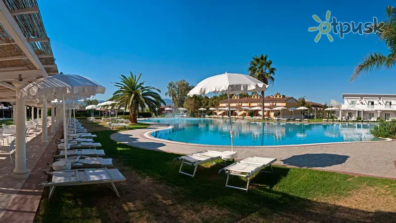 Фото отеля Salice Club Resort 4* Калабрія Італія екстер'єр та басейни