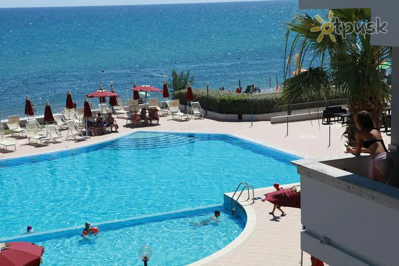Фото отеля Club Esse Costa dello Ionio 4* Калабрия Италия экстерьер и бассейны