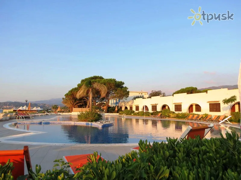 Фото отеля Estella Club Village & Residence 4* Kalabrija Italija išorė ir baseinai
